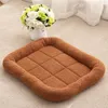 Lits pour chats Tapis Coussin de lit Coussin de couchage respirant Cosy Cats And Dogs Pet Nest Couverture douce Four Seasons Universal Puppy Kennels CW109