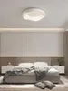 Plafoniere Lampada moderna a LED bianca con telecomando per camera da letto Studio Soggiorno Casa Lampadario di moda Illuminazione Tendenza 2023