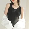 Fashion T-shirt Designer Womens Shirt Tops STRAP'S Top Top t-t-shirt Black White Shirt Out Pullover Clèche à manches courtes Vêtements