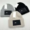 Beanie Designer Cappello di alta qualità Nuovo cappello lavorato a maglia di lana unisex Fascia grande di alta qualità per uomo e donna Cappello di lana invernale per coppie