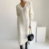 Casual Dresses Apricot V Neck Pollover Solid Warm 2023 Korean tjock stickad tröja klänning Kvinnlig Jumper Winter Knitwear