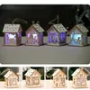 Decoratieve objecten Beeldjes Kerstmis Led Licht Houten huis Schattige boom Hangende ornamenten Vakantiedecoratie 231124