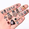 Décorations d'art d'ongle 10pcs Halloween gothique punk alliage 3D humanoïde squelette main os croix ornement bricolage manucure pièces je 231123