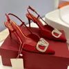 2023 Tacchi alti Scarpe eleganti Sandali Sandalo Designer Lusso Ricamo Pelle Fibbia piatta Signore Lettere in metallo Lavoro Festa di nozze Moda Scarpe eleganti da donna -K420