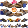 Gratis frakt Boston Clogs tofflor Designer Sandaler Clog Arizona glider män Kvinnor Skor Shearling Suede Leather Flip Flops Sneakers HotSale