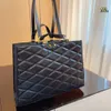 Luxe tas Hoogwaardige kaviaar kalfsleer gewatteerde geruite schoudertas met metalen ketting Designer tas dames normale boodschappentas vintage onderarmhandtas