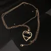 Collana di stilista Collana da donna in argento placcato oro 18 carati Ciondolo in rame Catena a maglie di fascia alta Collane con lettere di marca Regalo di gioielli da sposa di Natale