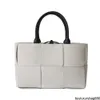 女性のデザイナーバッグBottegvveneta Totes Bags Leather Woven Handbags通勤