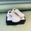 Luxe kinderschoenen ontwerper Aardbeienpatroon babyschoentje Maat 26-35 Doosverpakking meisje jongen peuter sneakers Nov25