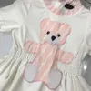 23ss プリンセスドレス子供デザイナー服女の子ドレスロゴリボンラウンドネッククマ刺繍弾性ウエストスプライシングプリーツスカートシャツスカート子供服