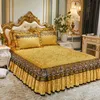 Jupe de lit Housse de drap-housse matelassée en velours de luxe, couverture sur 3 côtés, housse de matelas anti-poussière, jupe de lit pour chambre à coucher, couvre-lit Queen King 230424
