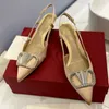 2023 Stilettos Damesschoenen Sandalen Dames Strijnwaardigheidsketen Bruidjurken Buckle Hoge Heels Pointed Teen Enkle Heldere diamant-keten Saeda Y-vormig -413