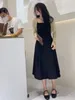 Arbetsklänningar franska vintage stickad cardigan camisole klänning set kvinnlig tidig höst senior sense chic vacker midje kjol