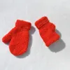 Barns fingerlösa handskar varma plysch tjocka varma babyhandskar vinter plus sammet mittens barn barn korall fleece full fingerhandskar för 1-4y barnhandskar 231124