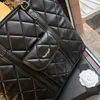 Airport Bag Stylish Women Shoulder Bag 32cm Leather Diamond Check Silver Hardware Metal Buckle Top Luxury Handbag Matelasse Chain Underarm Bag Shopping Travel Bags