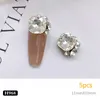 Decorazioni per nail art Mucchio di cristalli di lusso Diamanti scintillanti Decorazione di perle fatte a mano Fascino Gioielli lucidi Accessori per manicure 231123