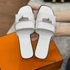 2023 Frauen Designer Slipper Slide Sandalen Sommer Marke Corium Schuhe Klassische Strand p Casual Sandalen Größe Damen Frau Außerhalb Slipper mit einem
