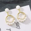 Orecchini a bottone coreano elegante perla barocca per le donne ragazze 2023 moda europea semplice Huggies orecchino gioielli di tendenza del partito