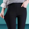 Damenhosen 2023 Frühlingsmode Frauen Bleistift Lässige elastische Taille dünne Hosen XXXL Schwarz Weiß Stretch