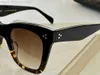 Mode Cat Eye Solglasögon för kvinnor Black Brown Tortoise Gradient Square Design UV Protecton med Box L89C