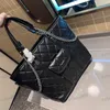 Airport Bag Stylish Women Shoulder Bag 32cm Leather Diamond Check Silver Hardware Metal Buckle Top Luxury Handbag Matelasse Chain Underarm Bag Shopping Travel Bags