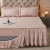 Jupe de lit Luxe hiver dentelle jupe de lit couvre-lit épais amovible jupe de lit Style draps de lit broderie coton couvre-lit de style européen 230424