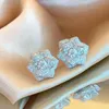 925 Sterling Srebrny alergiczny za darmo moda Dziewczęta Kolczyki Bling Moissanite Flower Colking