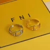 Brand Ring Designer Gold Silver Ring Mens Womens Lettre d'anneaux Classic Jewelry Fashion Fashion Luxury Anneaux de luxe Cadeaux de fête de mariage Ornements