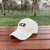 Caps de bola Crianças Hat 2023 Primavera Summer Online Letra de tendência Vermelha Baseball Cap casual e versátil Travel Sunshade Baby 52-54cm