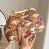 Borse da sera Borse da donna vintage con tracolla a catena e nappe Messenger Designer Borse blu viola Kiss Lock Shell Clip Prom Clutch 231123