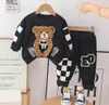 Giyim Setleri İlkbahar ve Sonbahar Çocuklar Atletik Giyim Tasarımcısı Erkeklerin Çizgi Filmi Ayı Uzun Kollu Zip Hoodie ve Pants Toddler Bebek Giyim Erkekler Seti 231124