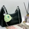 Dessin animé petit monstre en peluche porte-clés anneau Bookbag petit pendentif mignon femme voiture porte-clés anneau poupée sac pendentif