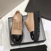 Sapatos de vestido de alta qualidade clássico de sola grossa cor bloqueada mocassins de renda aumentada designer de luxo casual trabalho sapato de couro de escritório