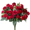 Bouquet di fiori decorativi Rosa rossa bianca Composizione di foglie di eucalipto Fiori finti Ghirlanda di decorazioni per matrimoni a casa fai da te