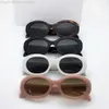 مصمم الأزياء 40194 نظارات شمسية للنساء عتيقة جولة جولة الساحرة نظارات الصيف العصرية متعددة الاستخدامات الجودة anti-ultraviolet تأتي مع القضية 9973