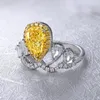 Кластерные кольца Фабрика Оптовая 1,0CT Форма груши смягченной алмаз 925 Серебряное серебро участвует для мужчин.