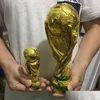 Arti e mestieri Regalo trofeo di calcio in resina dorata europea Trofei di calcio mondiale Decorazione per l'home office