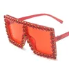 Lunettes de soleil carrées surdimensionnées pour femmes avec strass Vintage Rectangle Déclaration Lunettes sans monture Rétro Designer Coloré