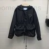 Giacche da uomo firmate cappotto nero 2023 nuovo autunno con cappuccio dimagrante e giacca a vento con cintura da donna alla moda Top J0TO 7T0I