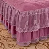 Jupe de lit de luxe épais en peluche matelassé couvre-lits couleur unie reine roi taille princesse cristal velours dentelle jupe de lit non inclus taie d'oreiller 230424