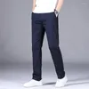 Męskie spodnie 2023 Męskie letnie biznes swobodny khaki proste lekkie spodnie młody człowiek cienki bawełniany czarny niebieski robota męskie spodnie