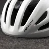 サイクリングヘルメットはライバール自転車ヘルメットウルトラライトロードヘルメットレースアウトドアスポーツマウンテンヘルメット女性と男性に乗っている帽子231124