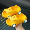 Sandales 2023 enfants pantoufles lumineuses dessin animé voiture été enfants LED anti-dérapant garçons filles chaussures de plage lumineuses 230424