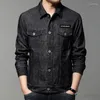 Herrjackor 2023 Spring och Autumn Mens Denim Coats Fashion Turn-Down Collar Button Smart Casual Black Jean Jacket