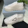 Dames heren Designer Gabardine dubbel wiel Nylon sneakers Schoenen zwart witte driehoek Casual Outdoor trainer Luxe Mode Platform loafer Effen schoen met hoge hak