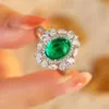 Gold Fine Jewelry Lab skapade Promise Ring med Green Colombia Emerald Stone