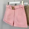 Kvinnors shorts 6 färger för alternativ rosa textur tvättade denim kvinnor med bälte avslappnad stil kvalitet jeans byxor 230424