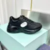 Tênis Rhyton de luxo Sapatos casuais masculinos e femininos tênis preto marfim couro rosa guarnição sapatos contrastantes entrelaçados G recorte sapatos de salto médio treinador vintage 05