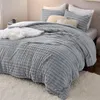 Bedsure Edredón esponjoso para cama doble: edredón de piel sintética súper suave, juego de edredón gris, ropa de cama de felpa cálida para invierno, juego de felpa de lujo (1 edredón esponjoso + 2 fundas de almohada)