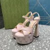 Plattform klackar Sandaler Studdade utsmyckade ankelremmen Öppen tå Chunky Block Heels Luxury Designer Heels Dinner Party Shoes 35-40 med låda